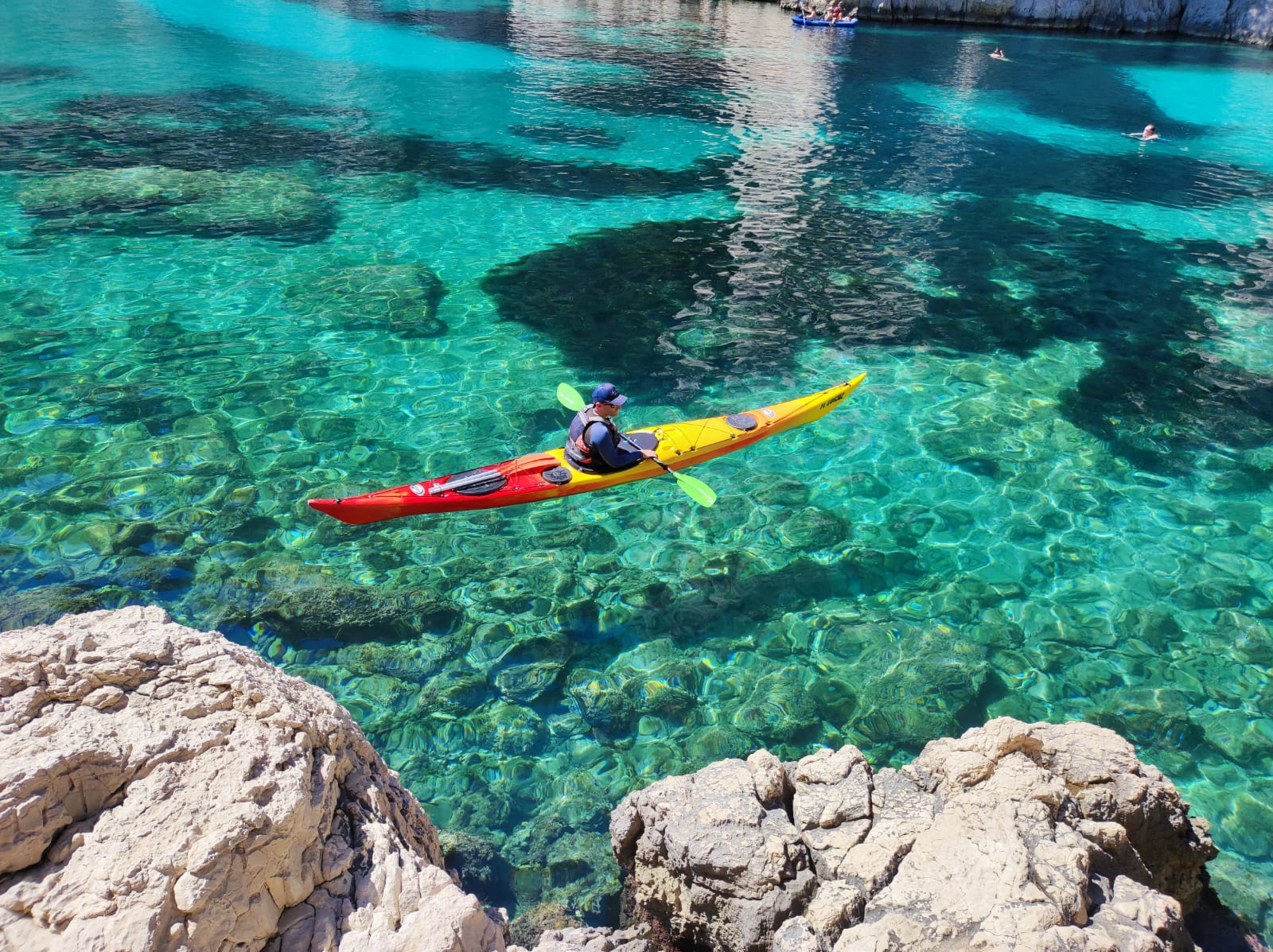 Pourquoi faire une randonnée kayak dans les calanques de Cassis ?